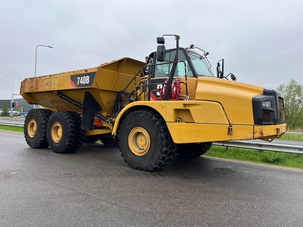 CAT 740B