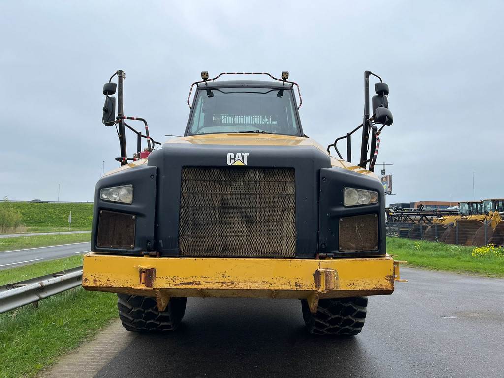 CAT 740B