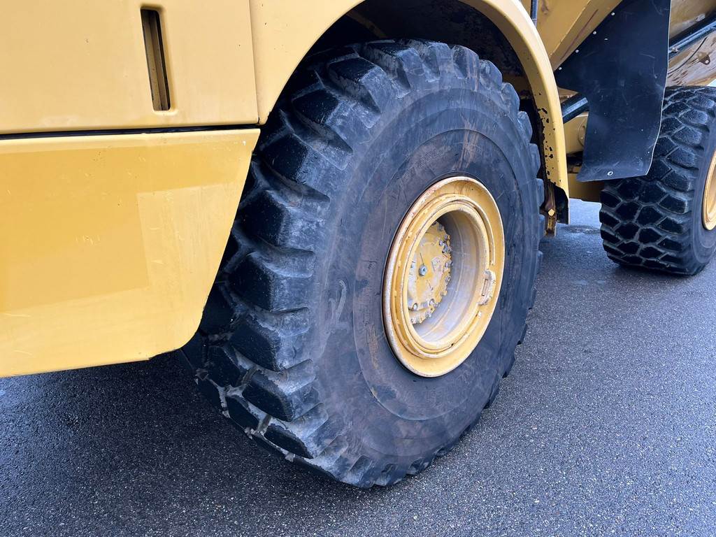 CAT 740B