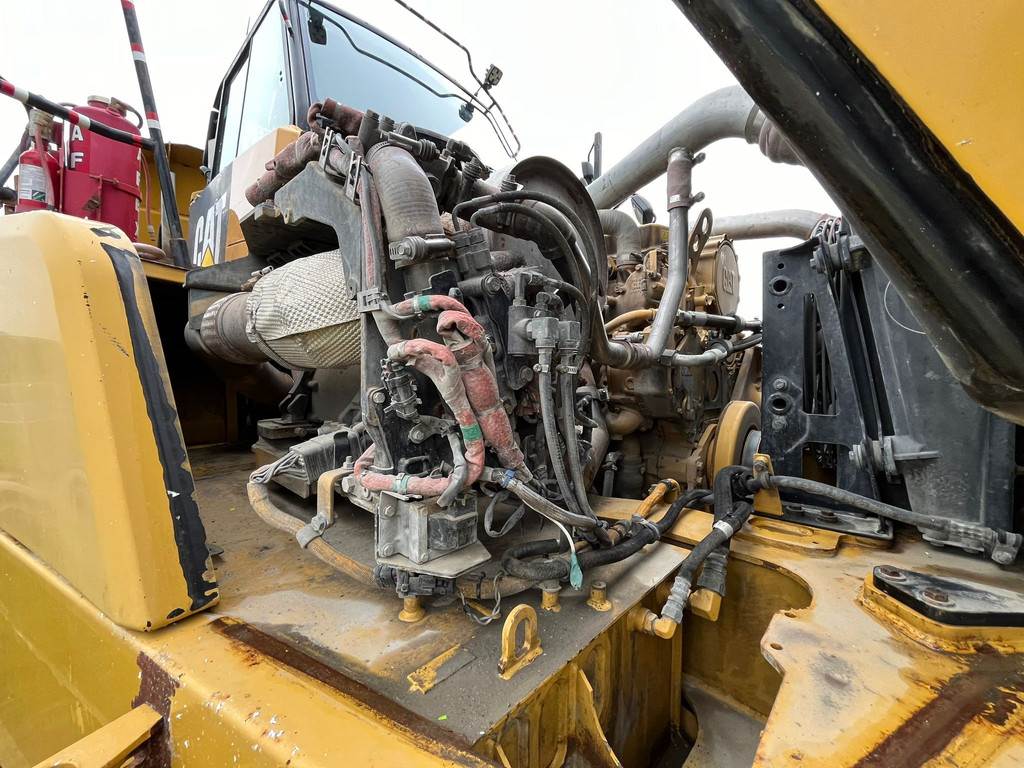 CAT 740B