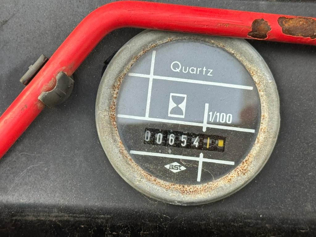 CAT CB114