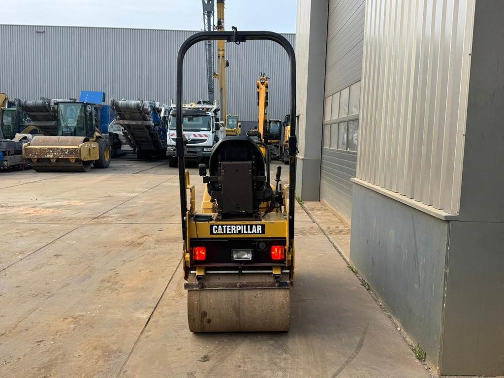 CAT CB114