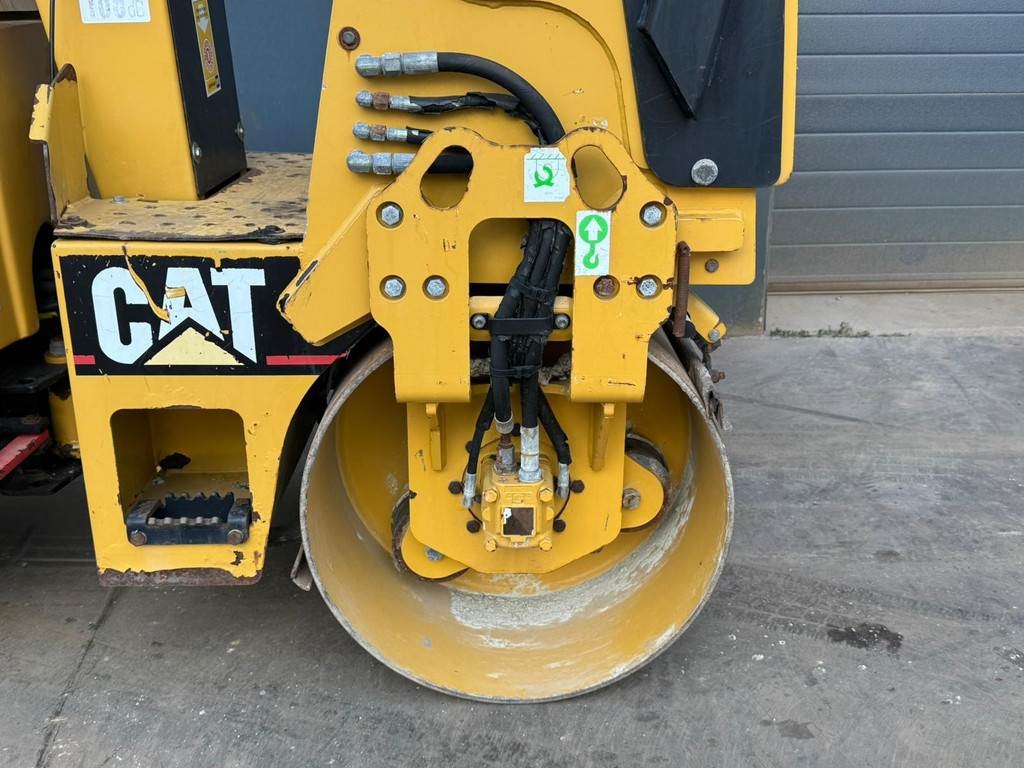 CAT CB114