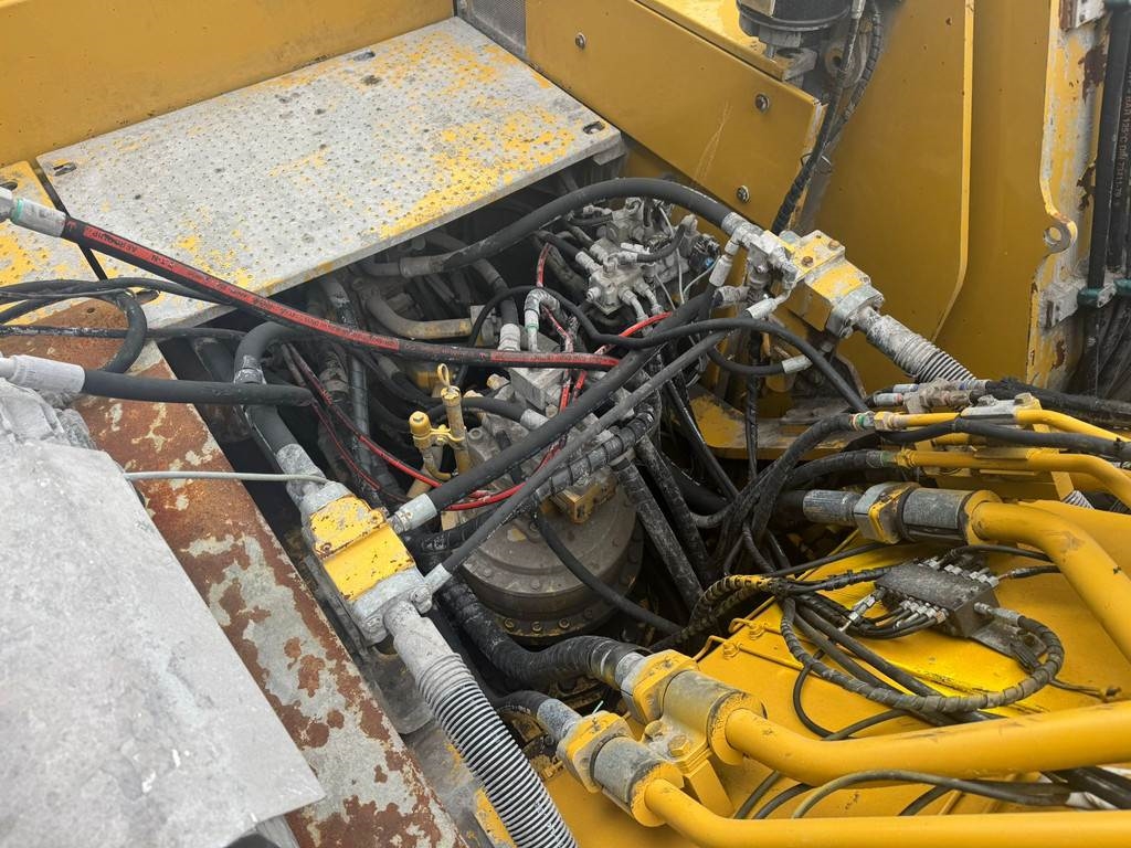 CAT 336FL Tracked material handler