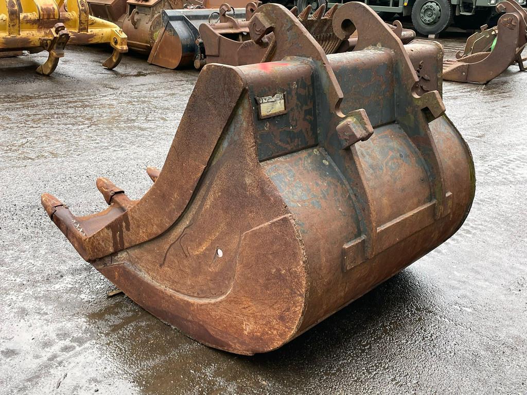 Verachtert Bucket with teeth