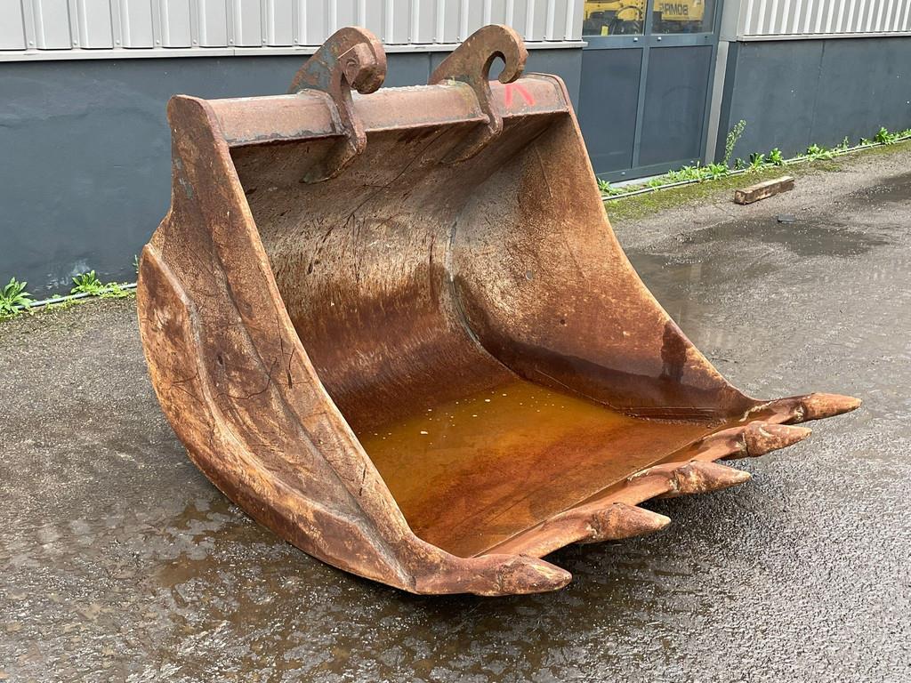 Verachtert Bucket with teeth