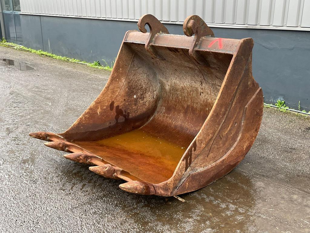 Verachtert Bucket with teeth