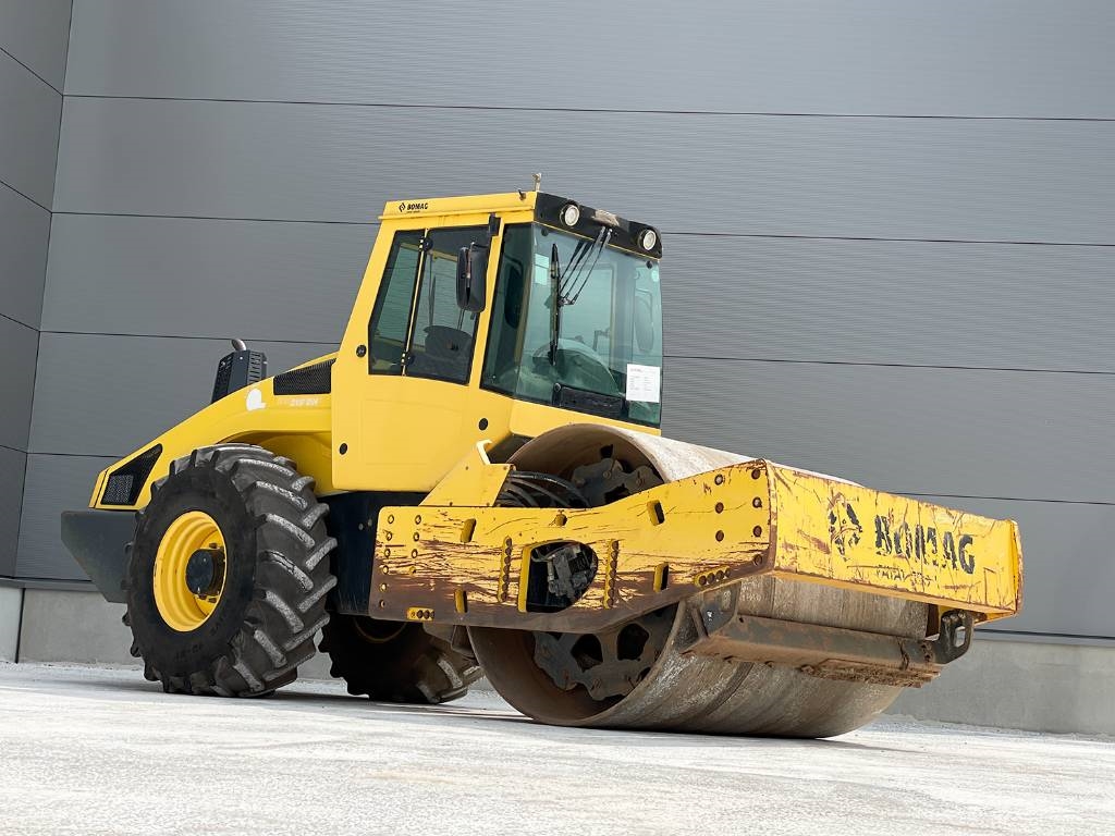 Bomag BW 216 DH-4i