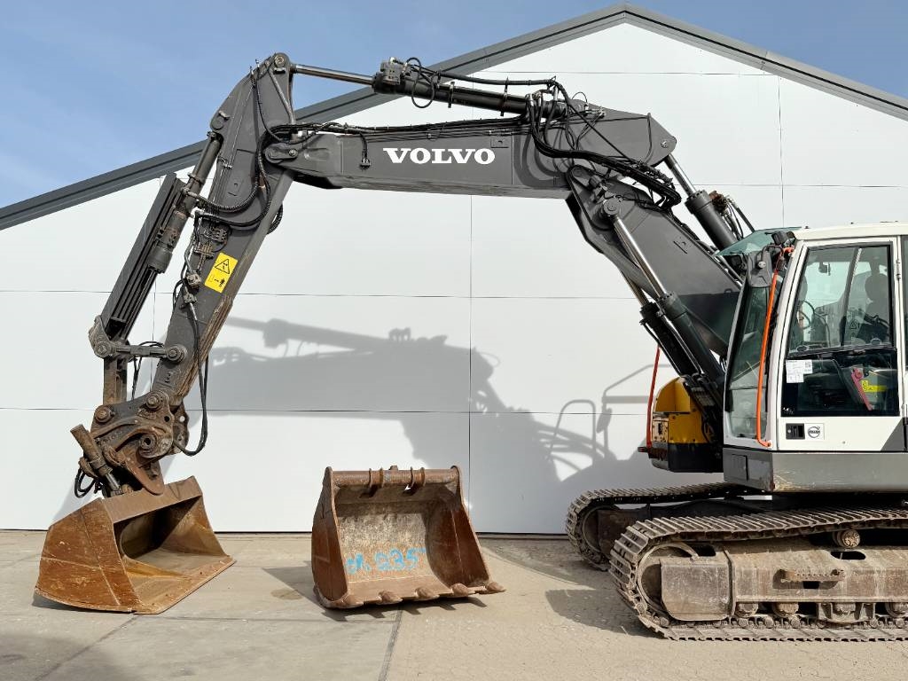 Volvo ECR235EL - Triple Boom / 2 Buckets Included