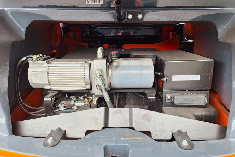 Toyota 9FBM70T Electric, 7 Tons Capacity, Lift Height 4.7