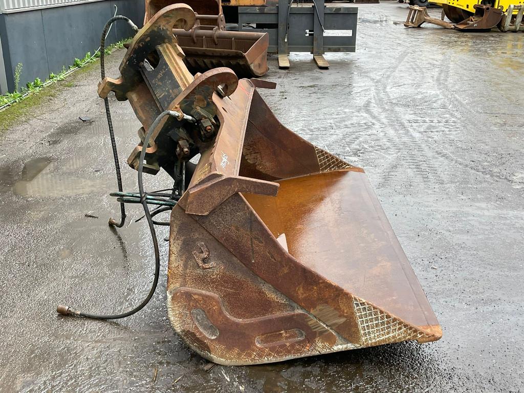 Verachtert tilting bucket CW-40 bucket witdh: 2400mm