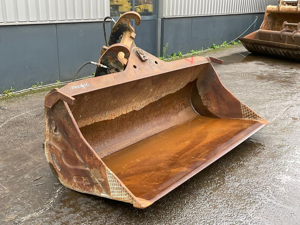 Verachtert tilting bucket CW-40 bucket witdh: 2400mm