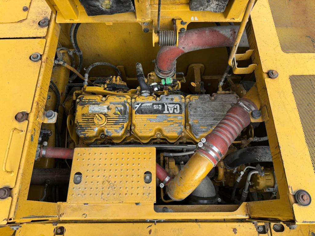 CAT 374FL