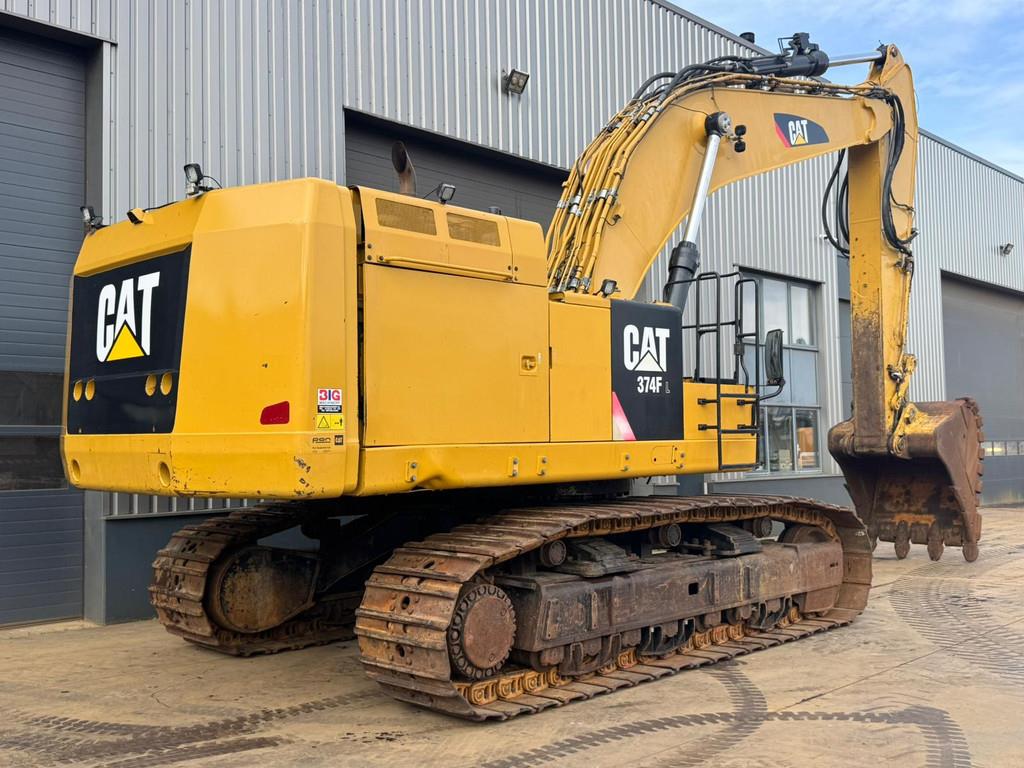 CAT 374FL