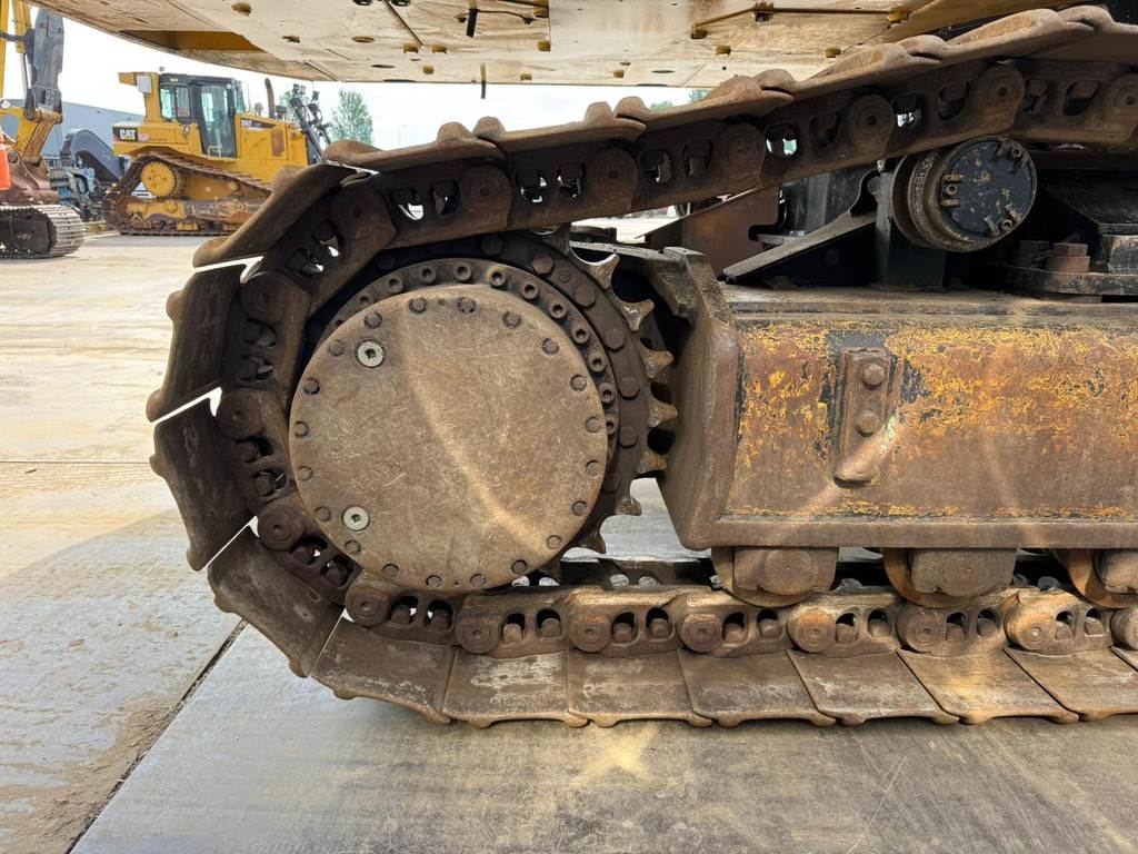 CAT 352F