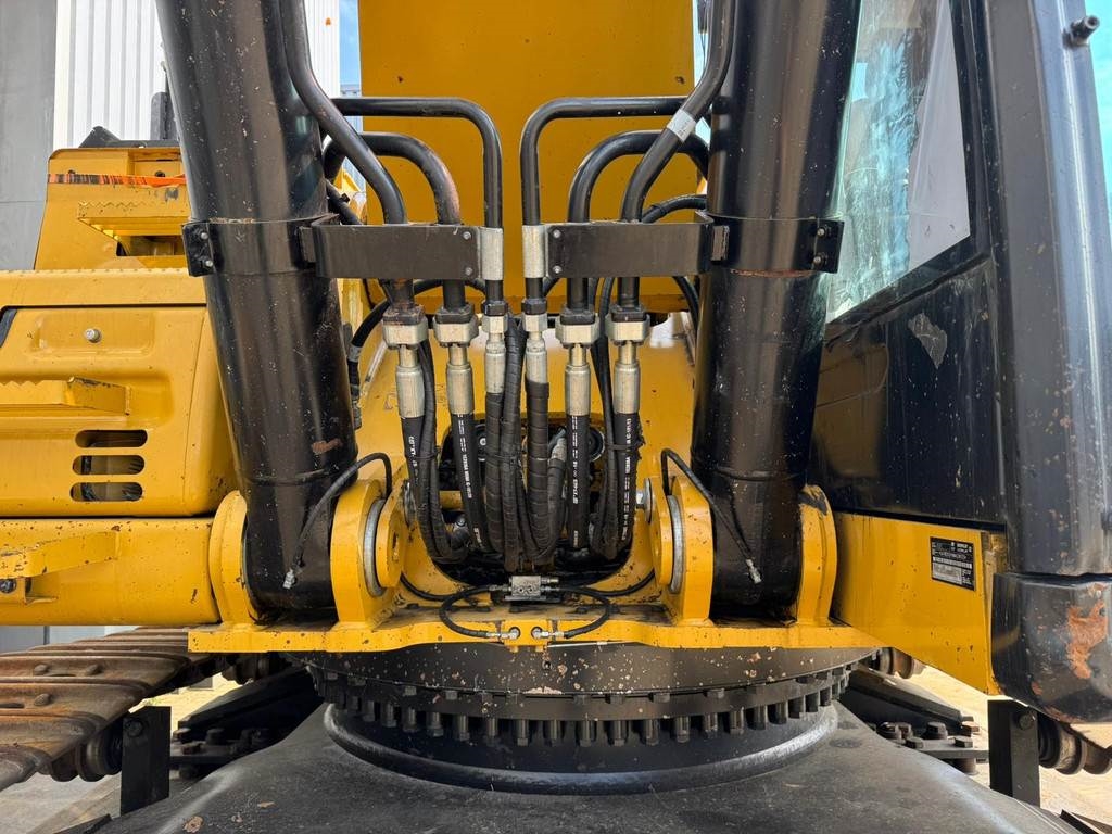 CAT 352F