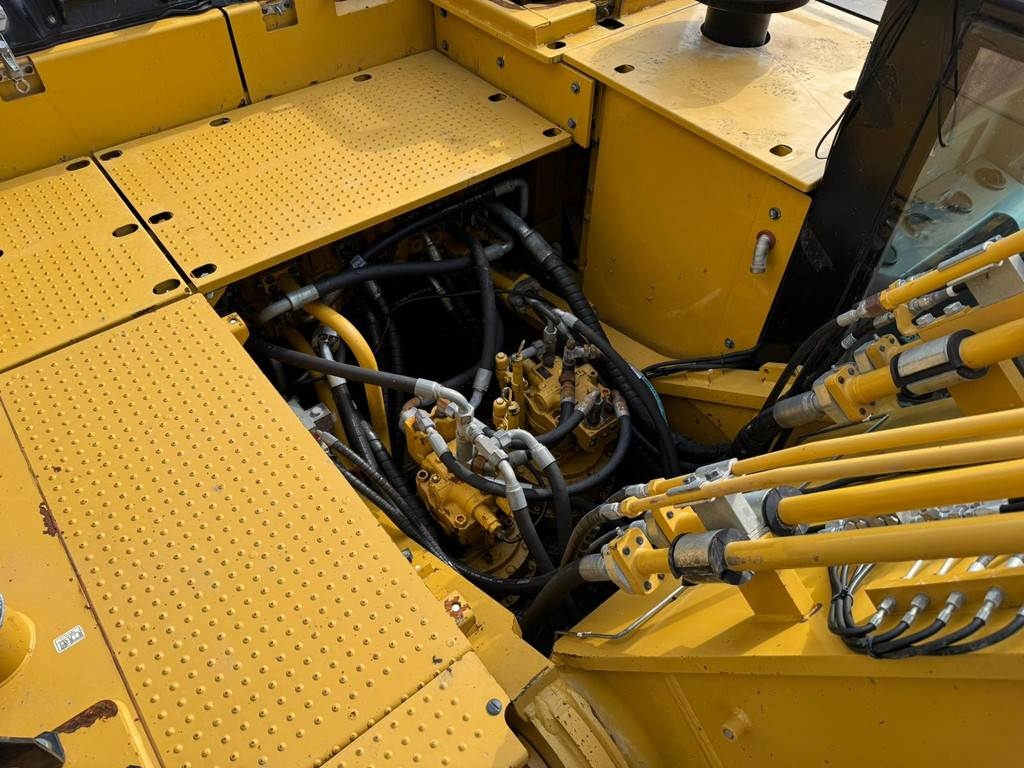 CAT 352F