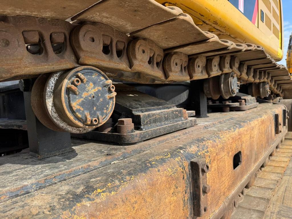 CAT 352F