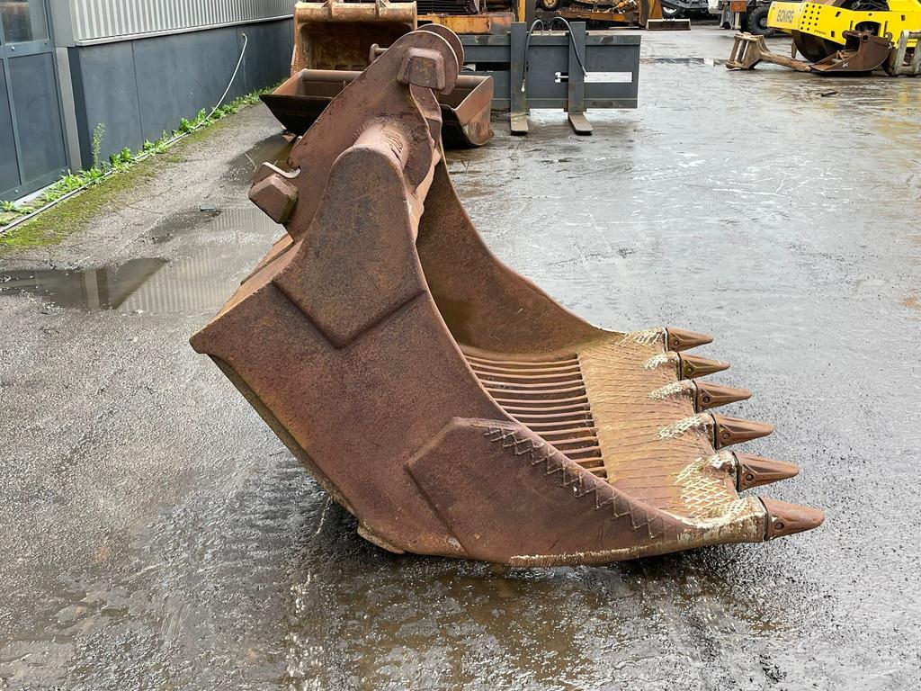 Verachtert Skeleton bucket