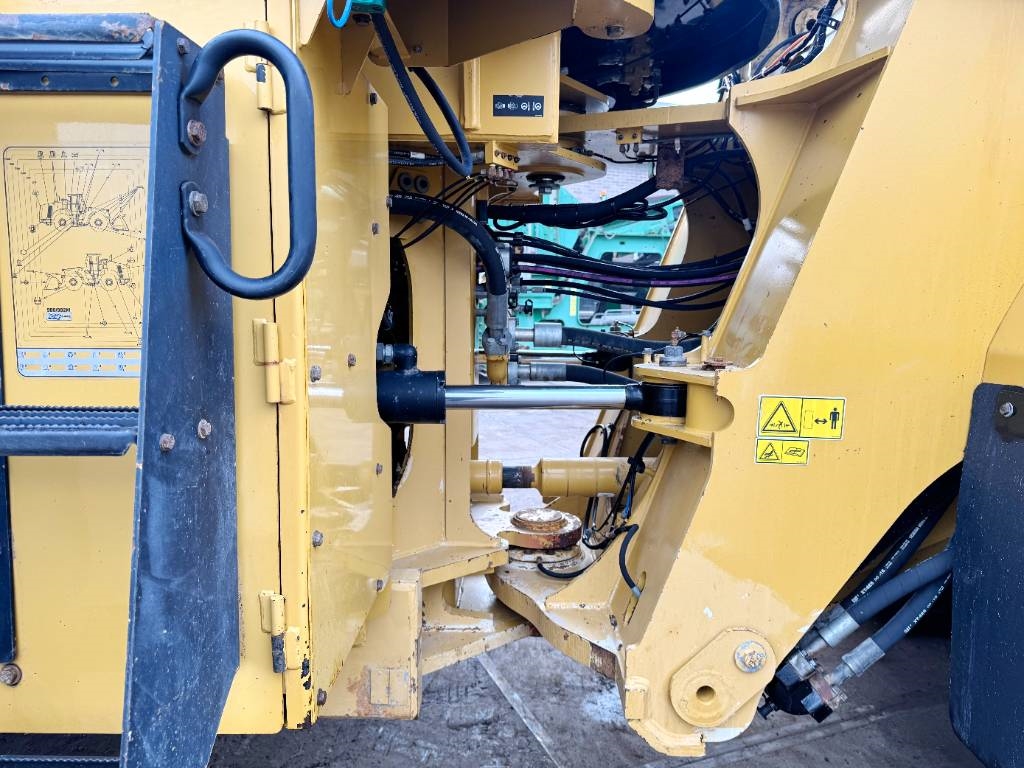 CAT 982M - Weighing System / Central Greasing
