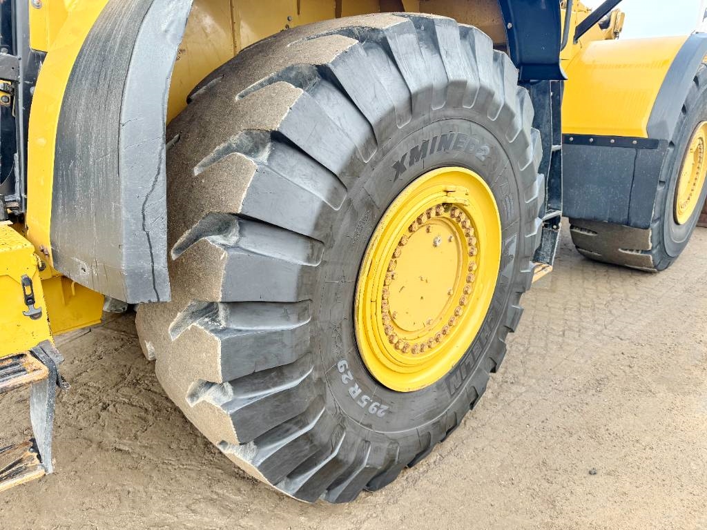 CAT 982M - Weighing System / Central Greasing