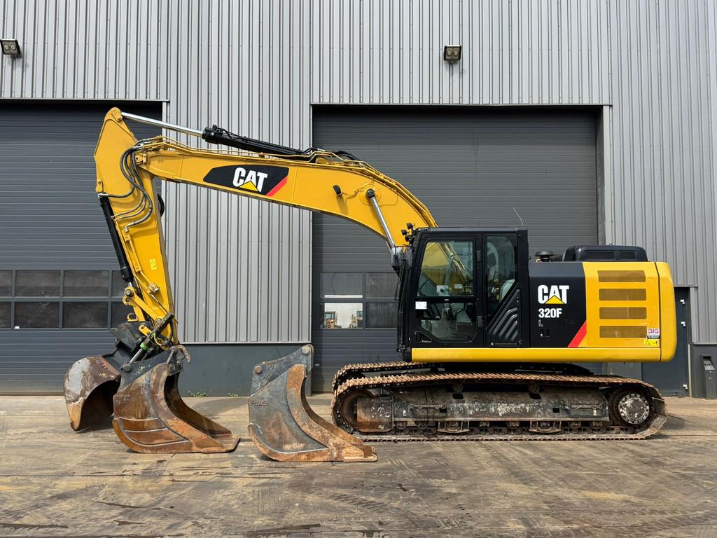 CAT 320FL incl. 3 x Bucket