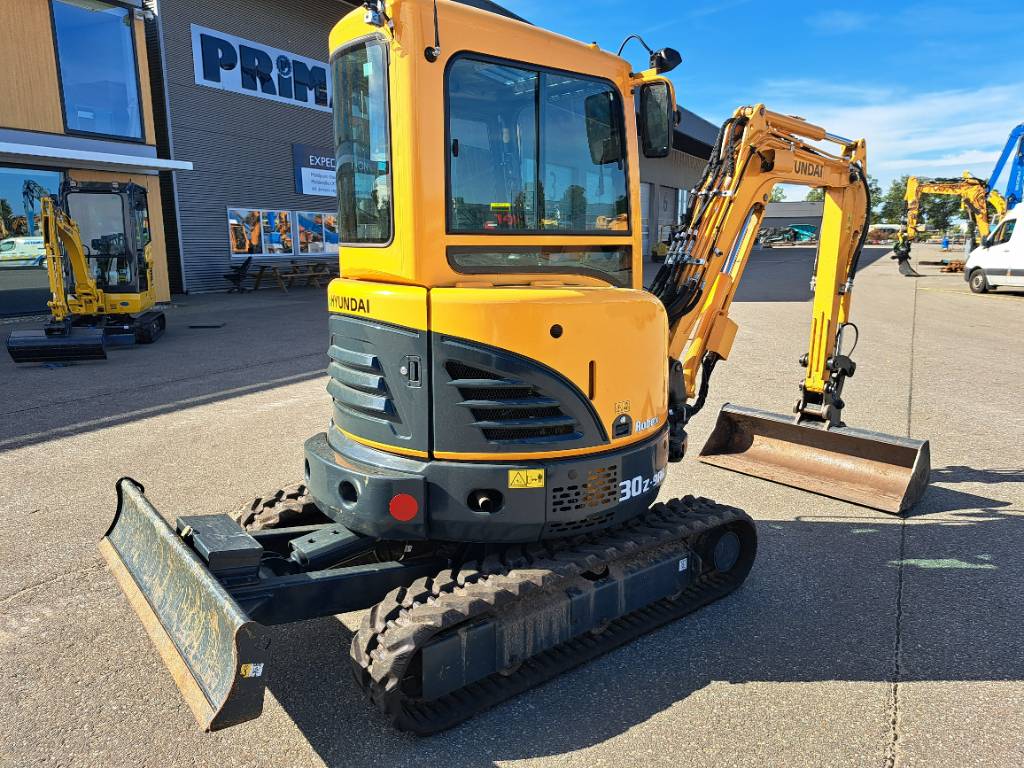 Hyundai R30 Z-9AK
