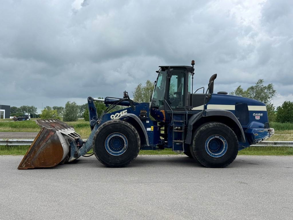 CASE 921E