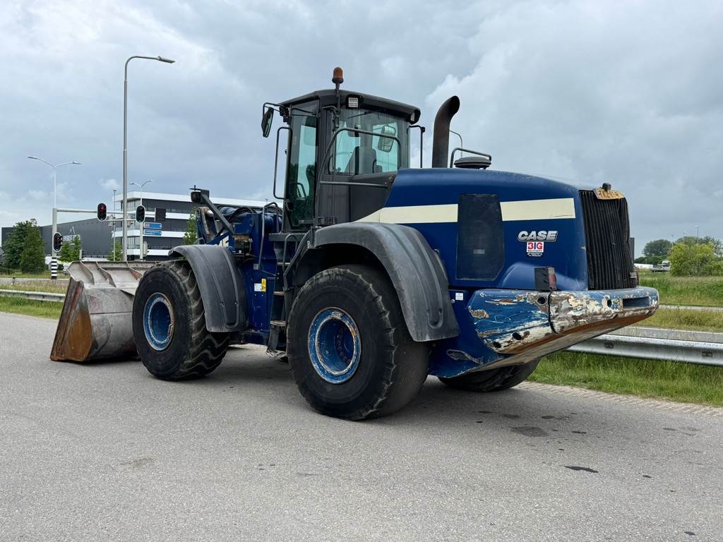 CASE 921E