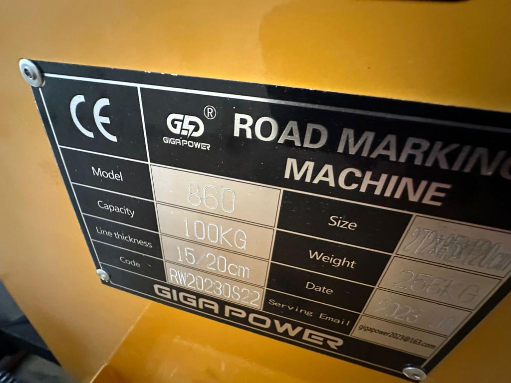 Giga Power 860 Road Marking Machine