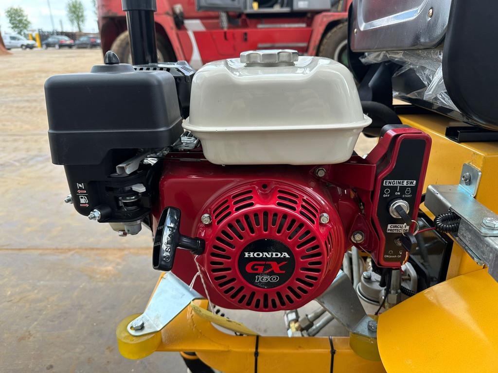 Giga Power 860 Road Marking Machine