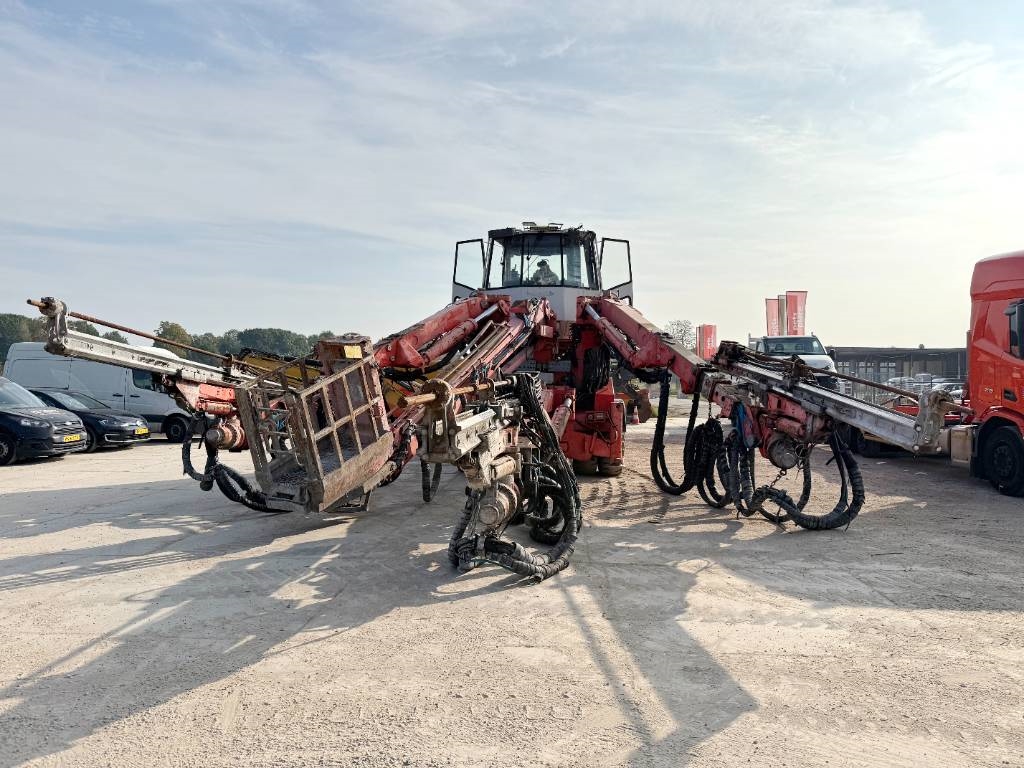 Sandvik DT1130-SC - 3x TB150 Drill Boom + Basket Boom