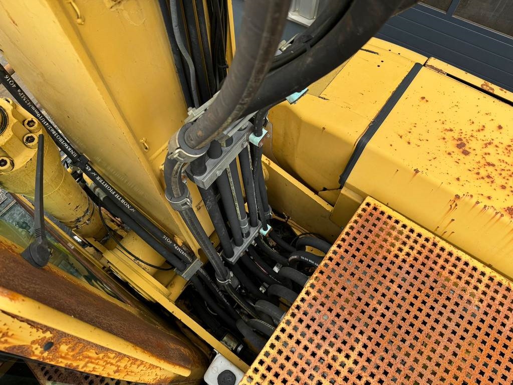 CAT M322C - Hydraulic stabilizers / VA Triple boom / C