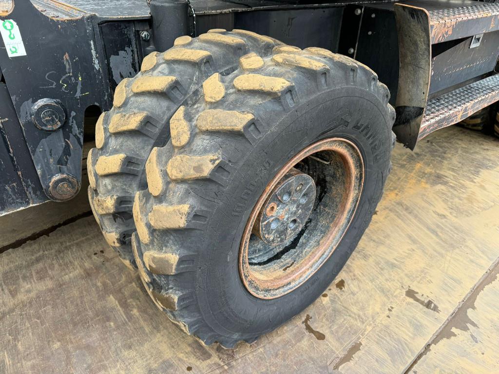 CAT M322C - Hydraulic stabilizers / VA Triple boom / C