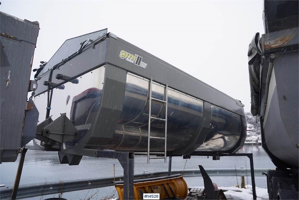 GMI Asphalt tub w/ Guillotine hatch  Machineryscanner