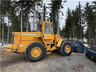 L90D Wheel loader w/ folding wing bucket and scale  Machineryscanner