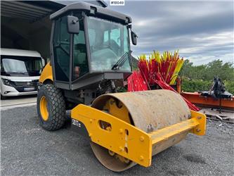 SD77DX roller w/ only 1590 hours  Machineryscanner