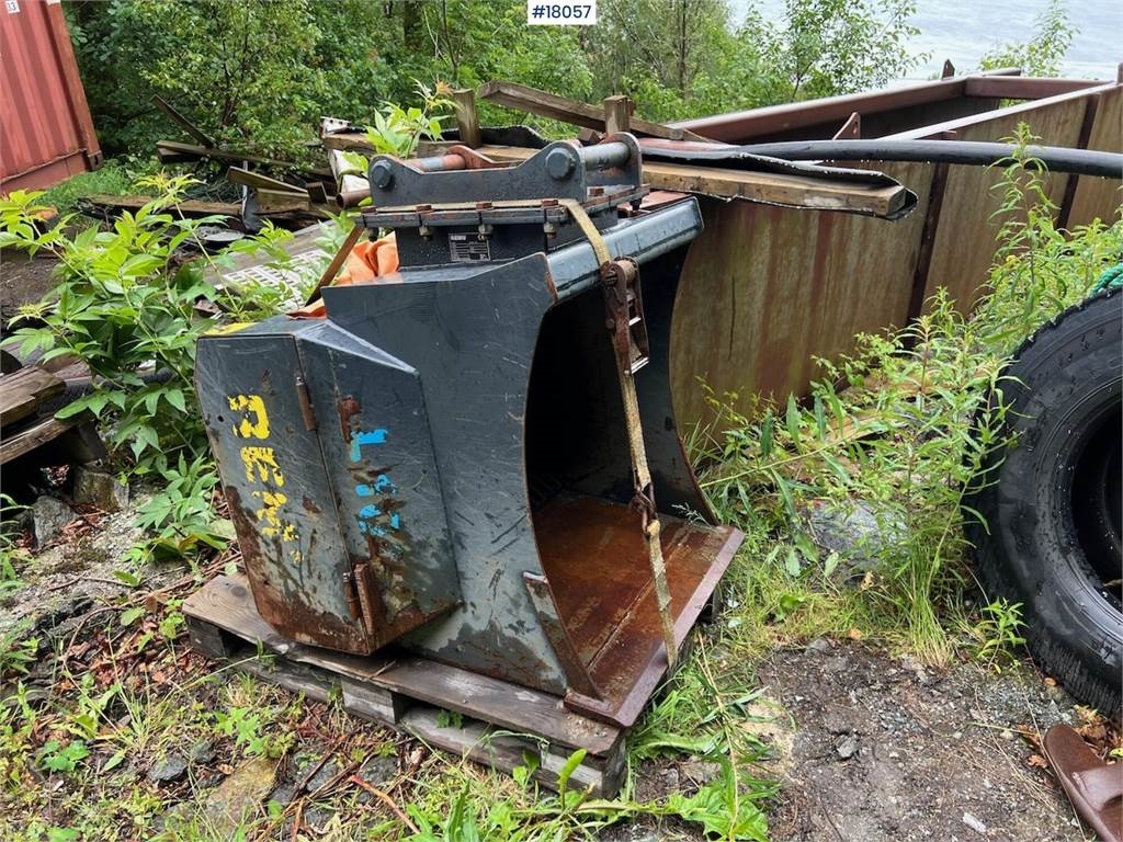 L100 sorting bucket w/ s50 attachment from 0-32 mm  Machineryscanner
