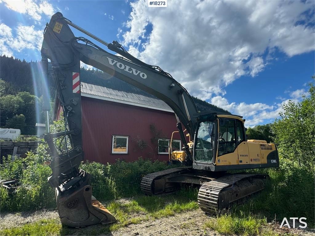 EC240CL Tracked excavator w/ 2 buckets. Changed ch  Machineryscanner