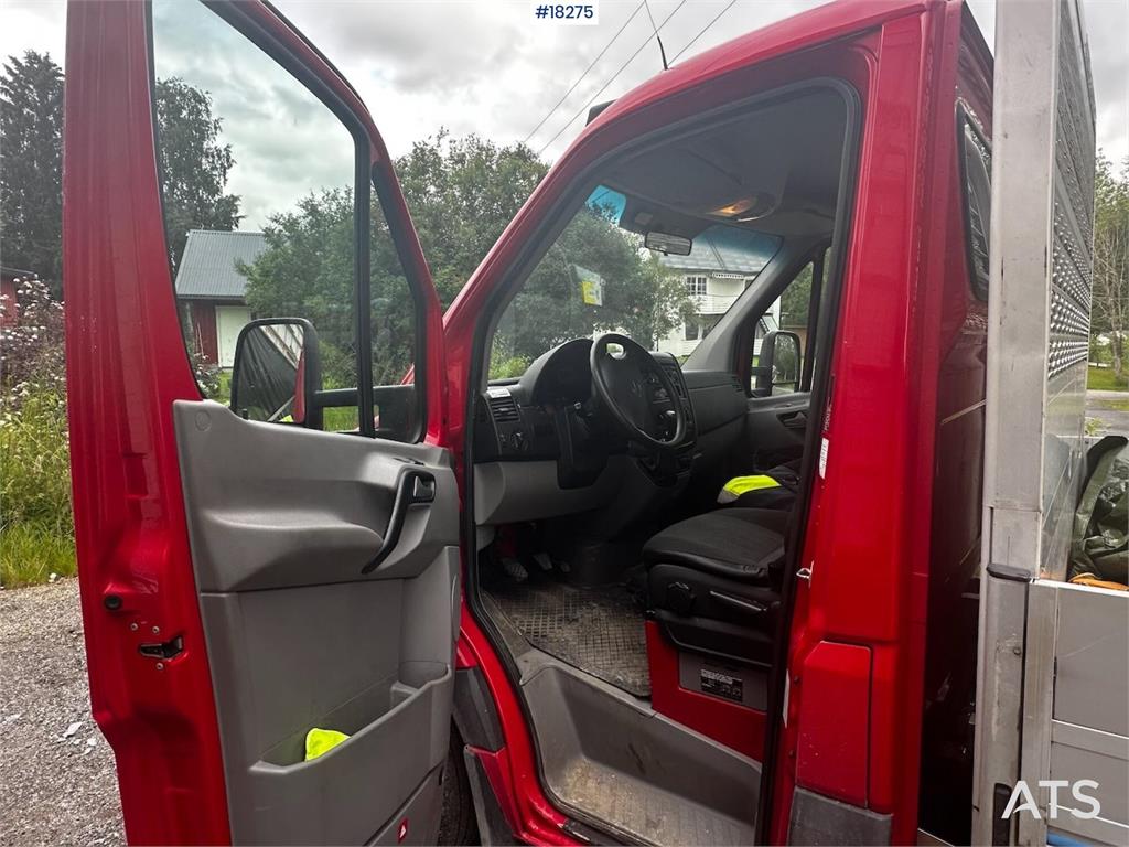 Mercedes-Benz Sprinter 516 w/driving bridges and HIAB crane.