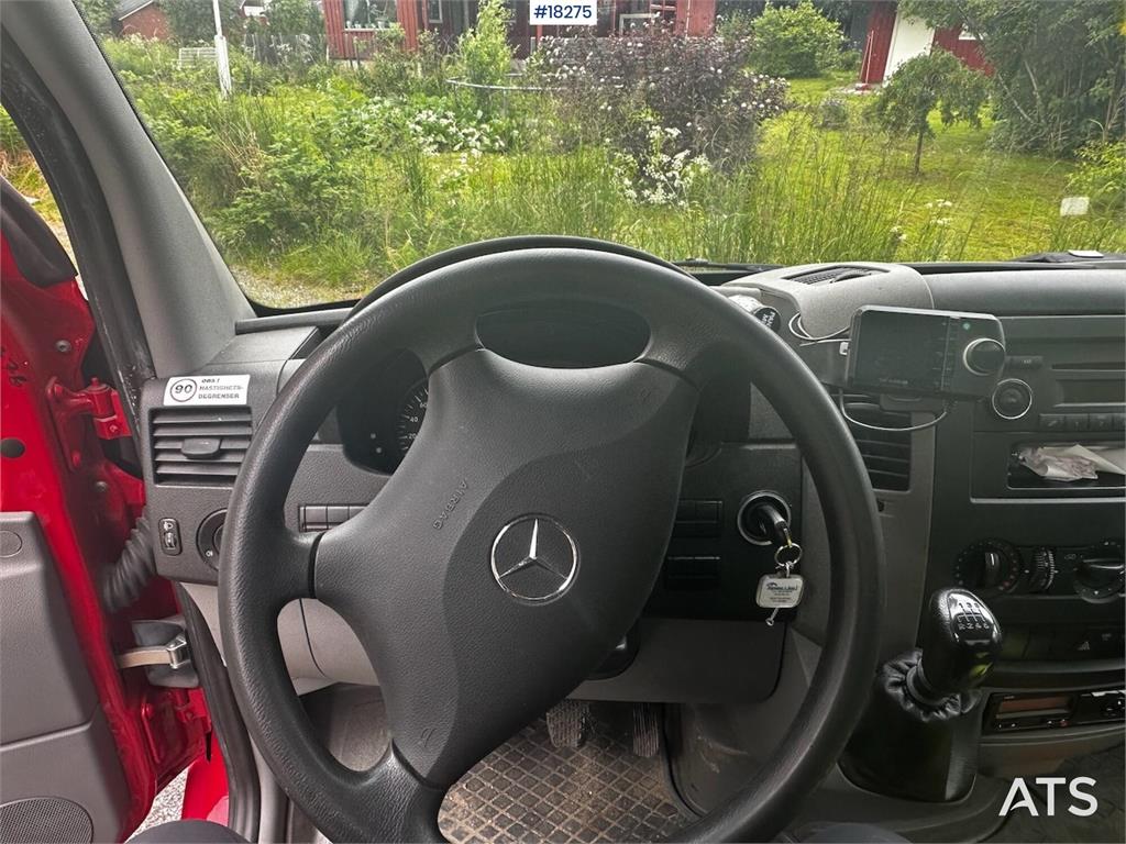Mercedes-Benz Sprinter 516 w/driving bridges and HIAB crane.