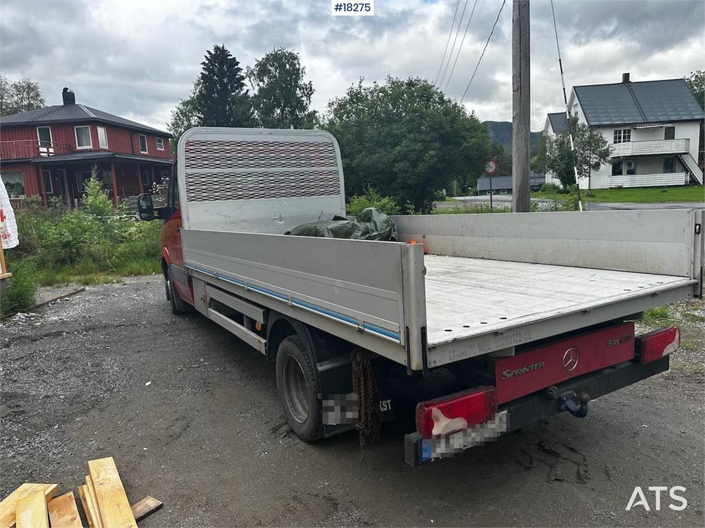 Mercedes-Benz Sprinter 516 w/driving bridges and HIAB crane.