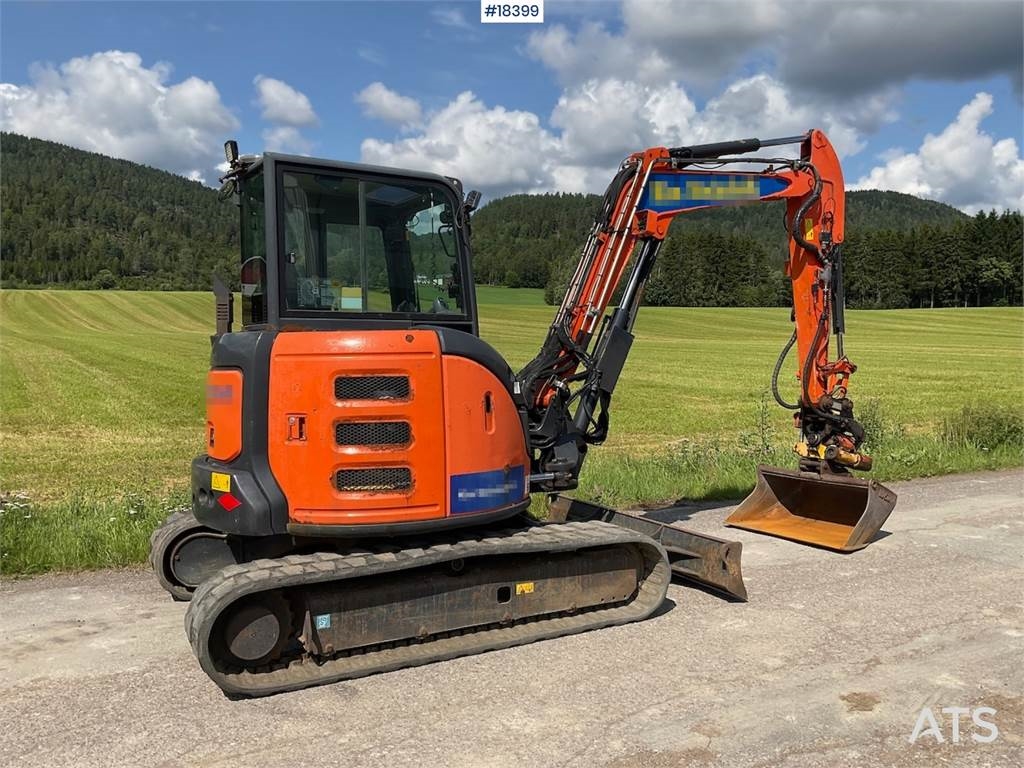 ZX55U-5A w/ Rototilt and 2 buckets.  Machineryscanner
