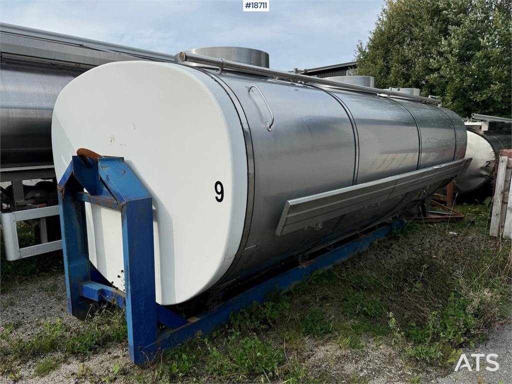 Tank on hook frame.  Machineryscanner