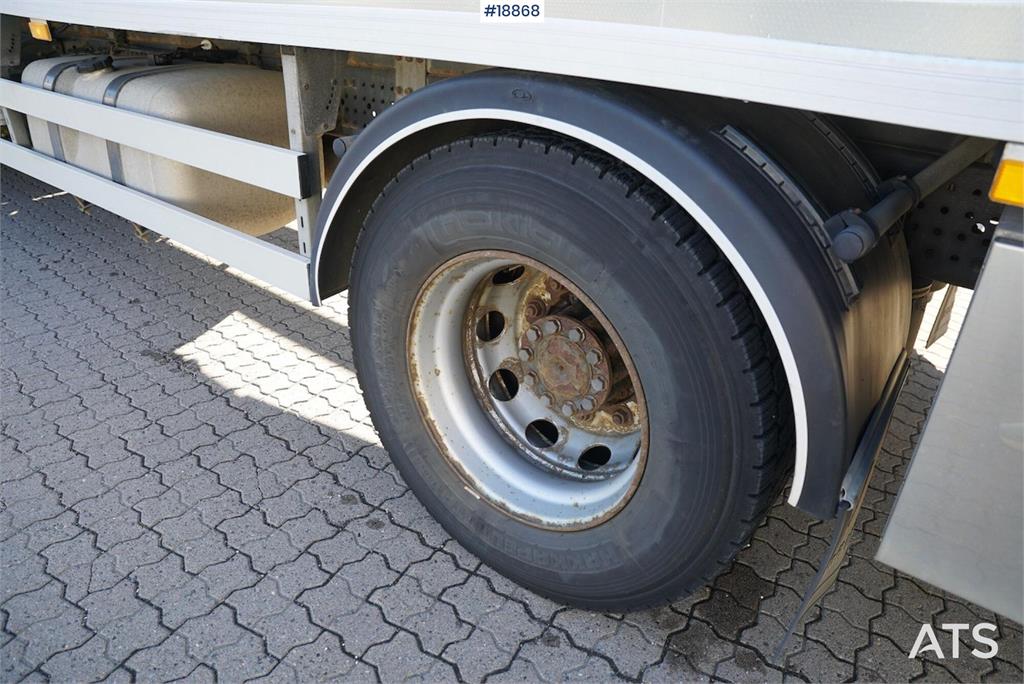 Mercedes-Benz Antos 1832 Box truck (distribution truck)
