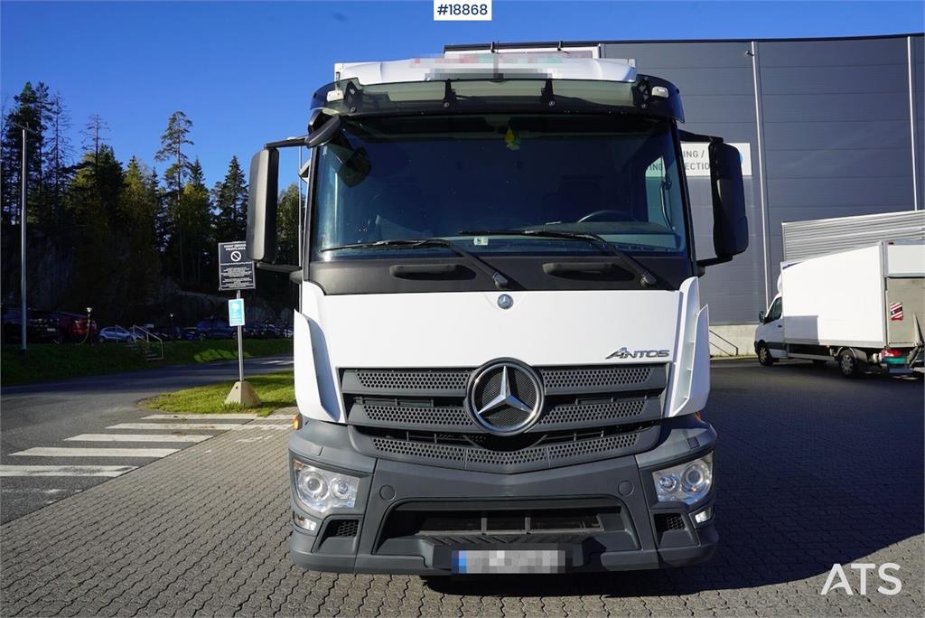 Mercedes-Benz Antos 1832 Box truck (distribution truck)
