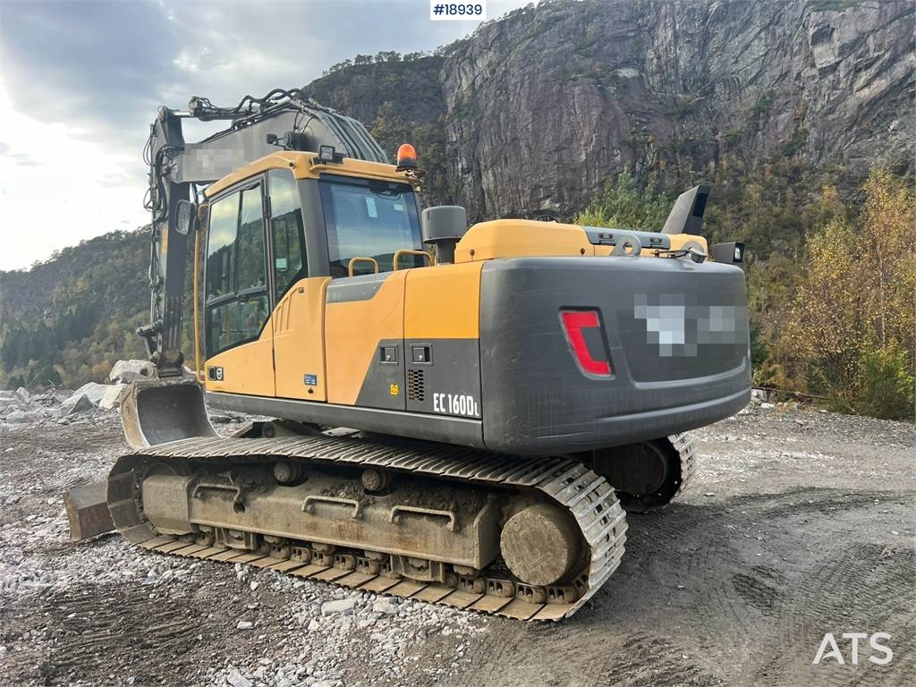 160D excavator w/ rototilt, sanding bucket, tooth  Machineryscanner