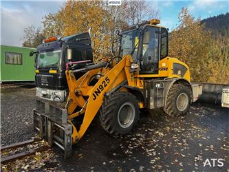 JN 925 wheel loader w/ hydraulic pallet forks and  Machineryscanner