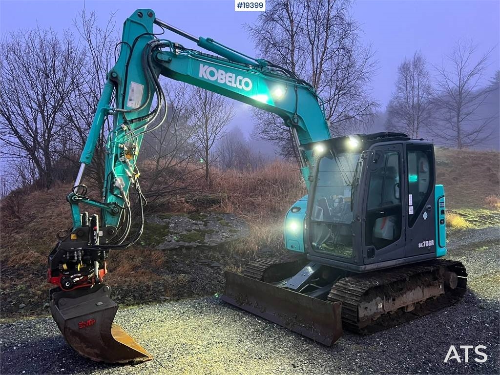 SK75SR-7 Excavator w/ Rototilt, sanding bucket and  Machineryscanner