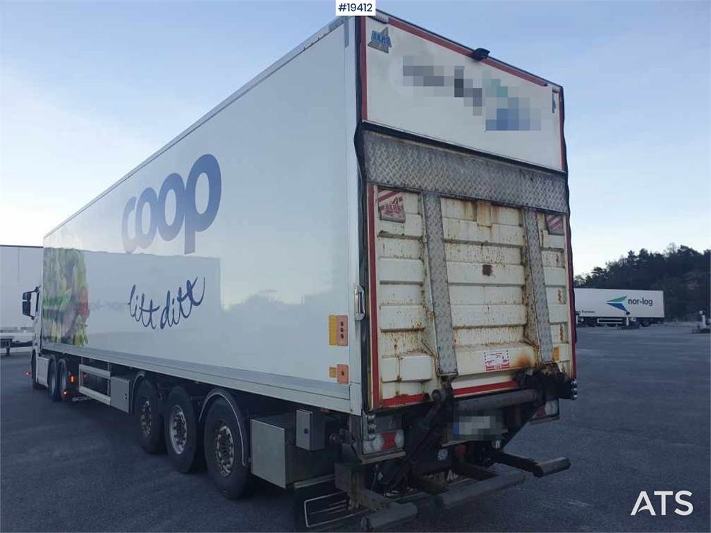 Skapsemi w/ Fridge/freezer unit.  Machineryscanner